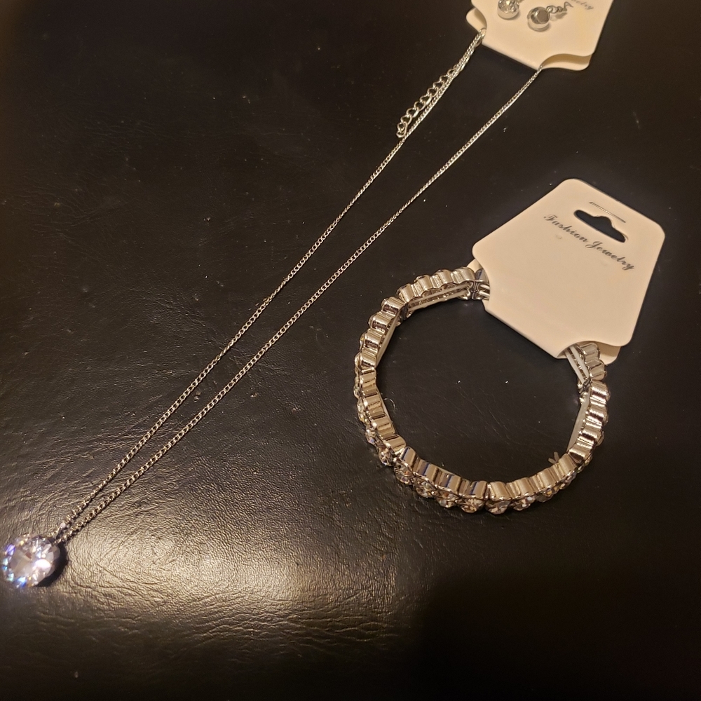 Necklace set